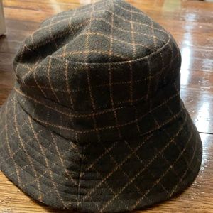 Tillys one size bucket hat brown plaid